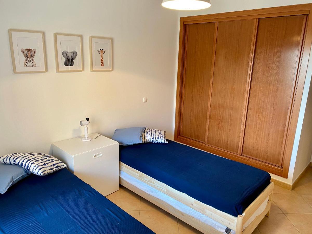 Senhora da Luz St. James Beach & Pool Apartment מראה חיצוני תמונה